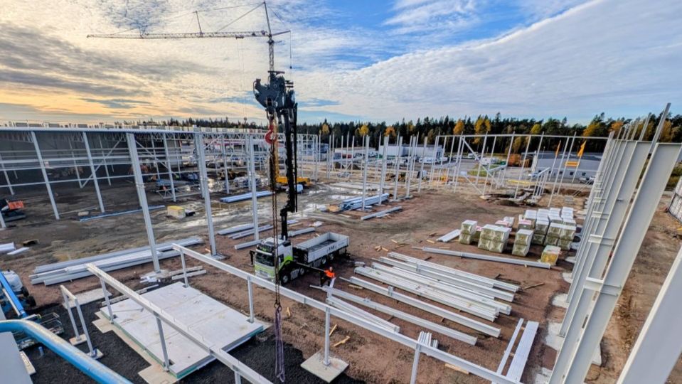 Montagearbeten CC Smide utför montage av stålkonstruktioner i Sverige.